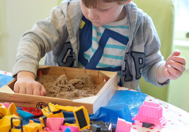 C:\Users\Fateme\Desktop\New folder (3)\5-Reasons-to-Play-with-Kinetic-Sand.jpg