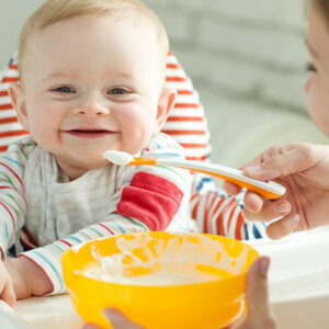 اولین غذای کمکی نوزاد و نکات مربوط به آن! | نی‎نی‎جو