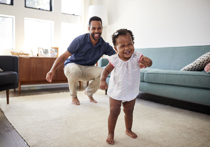 C:\Users\Fateme\Desktop\New folder (3)\signs-your-child-could-be-a-late-walker.jpg