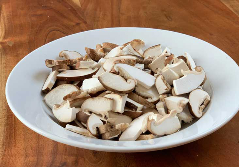 C:\Users\Fateme\Desktop\New folder (3)\sliced-shiitake-800.jpg