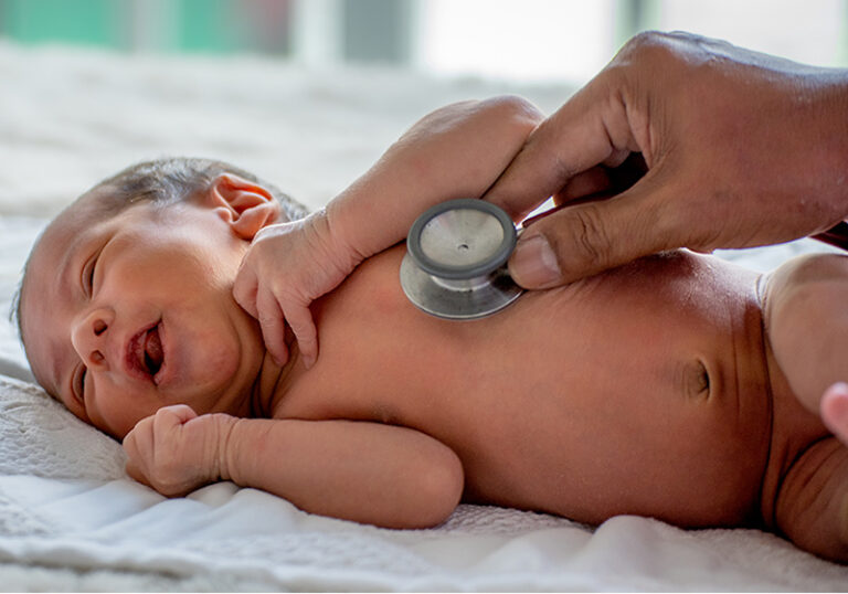 با بیماری های شایع در نوزادان آشنا شوید + علائم هشداردهنده | نی‎نی‎جو