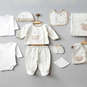 راهنمای جامع خرید لباس نوزاد برای والدین تازه‌کار؛ از جنس تا سایز و ایمنی