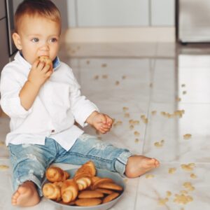 چرا کودکم بدغذا است، وزن نمی‌گیرد یا بیش از حد چاق شده است؟